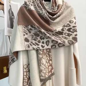 الأوشحة النسائية ليوبارد طباعة الشتاء سميكة تقليد شال كشمير حماية الرقبة الدافئة لينة موضة شالات كبيرة