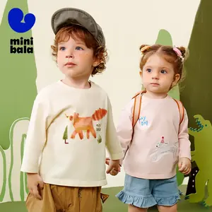 تي شيرت Mini Balabala بأكمام طويلة للأطفال لخريف 2025 قطن ناعم مصقول برسوم كارتونية للبنين والبنات