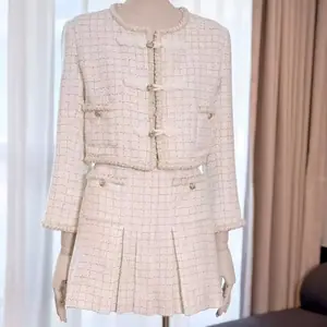 سترة تويد نسائية لعام 2025 سترات أنيقة بأكمام طويلة للنساء على الطراز الفرنسي المقصوص الجديد في الملابس الخارجية